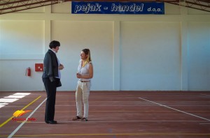 skarlet đokic i narodni poslanik velinka tosic