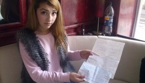 437288_prokuplje-milena-sa-dokumentacijom-foto-ljubisa-mitic_f