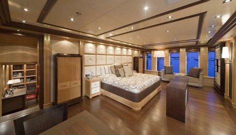 439339_russianpresidentdmitrymedvedevbuys42msuperyachtmedium6_ig
