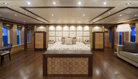 439340_russianpresidentdmitrymedvedevbuys42msuperyachtmedium7_ig