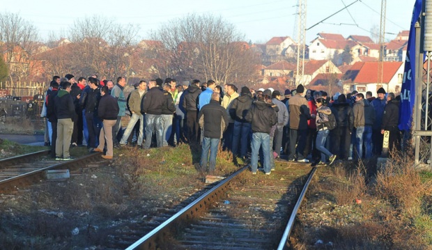 KRALJEVO-Blokada-pruge-3_620x0