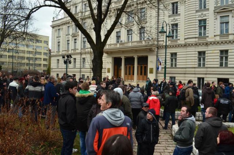 tuzla-protest-radnici-foto-tanjug-1391696166-440991