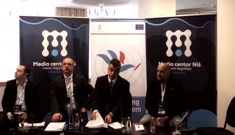 541731_konferencija-perspektive-lokalnih-medija-u-nisu-1-foto-vesna-torovic_f