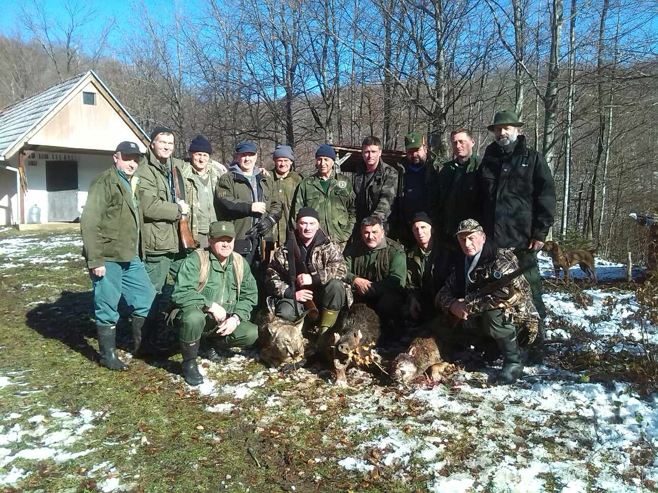zvornikdanas-grupa-lovaca-u-sekovicima-odstrijeljena-dva-vuka-i-divljom-svinjom