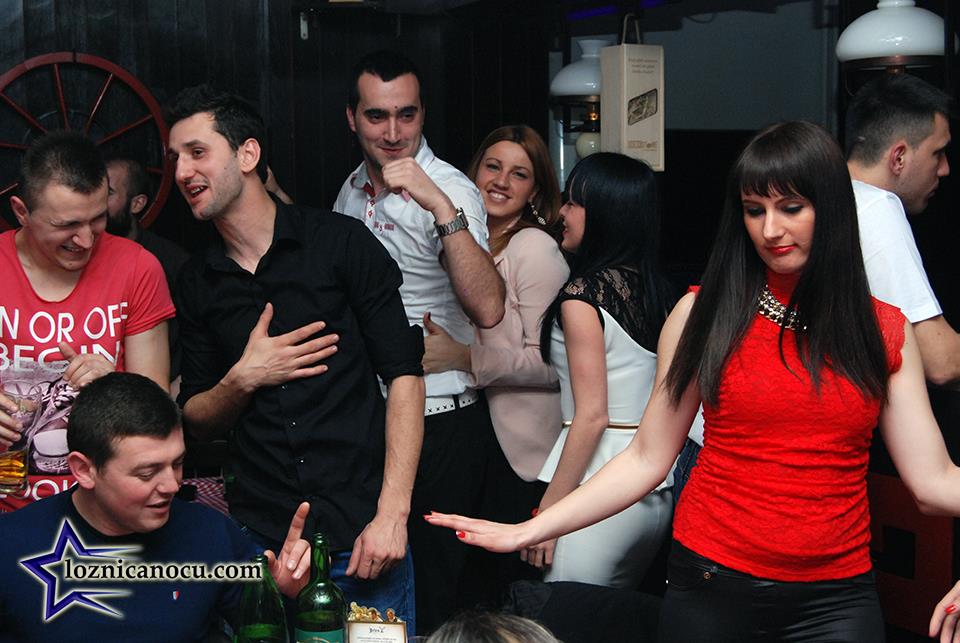 sad ili nikad kafana
