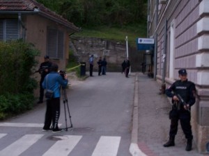 605142_zvornik-01-ulaz-u-policijsku-stanicu-foto-r.jokic_ff