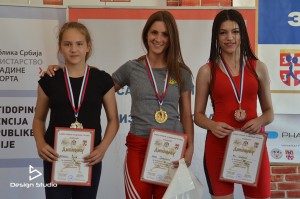 na-postolju-loznicanke-anica-i-ana