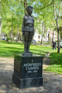 spomenik momcilo gavric (1)