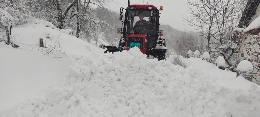 krupanj sneg traktor