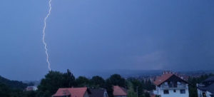 munja pogodila fabriku carapa foto murgaski
