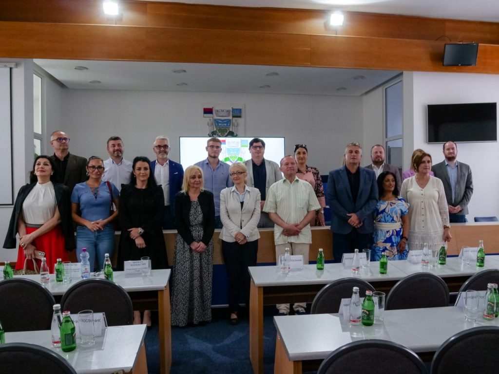 poslanici u loznici P1233448