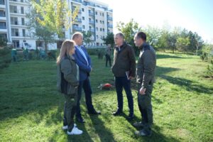 posadjeno 33 sadnice