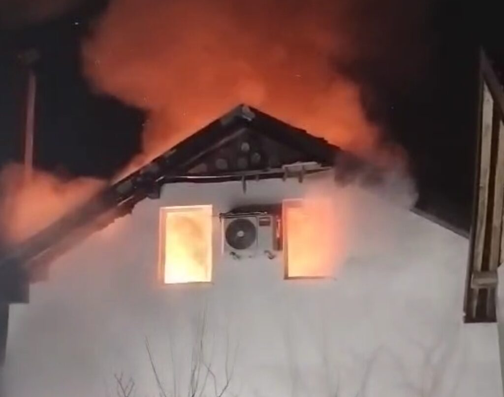 Screenshot_2024-12-27-19-17-58-335_com.miui.videoplayer-edit