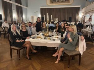 IMG-3d2863ff5268c769ca25a765f140f7d6-V