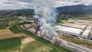 pozar deponija loznica3