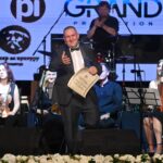 EMOTIVNE SCENE U LOZNICI: Struji uručena nagrada za životno delo u rodnom gradu