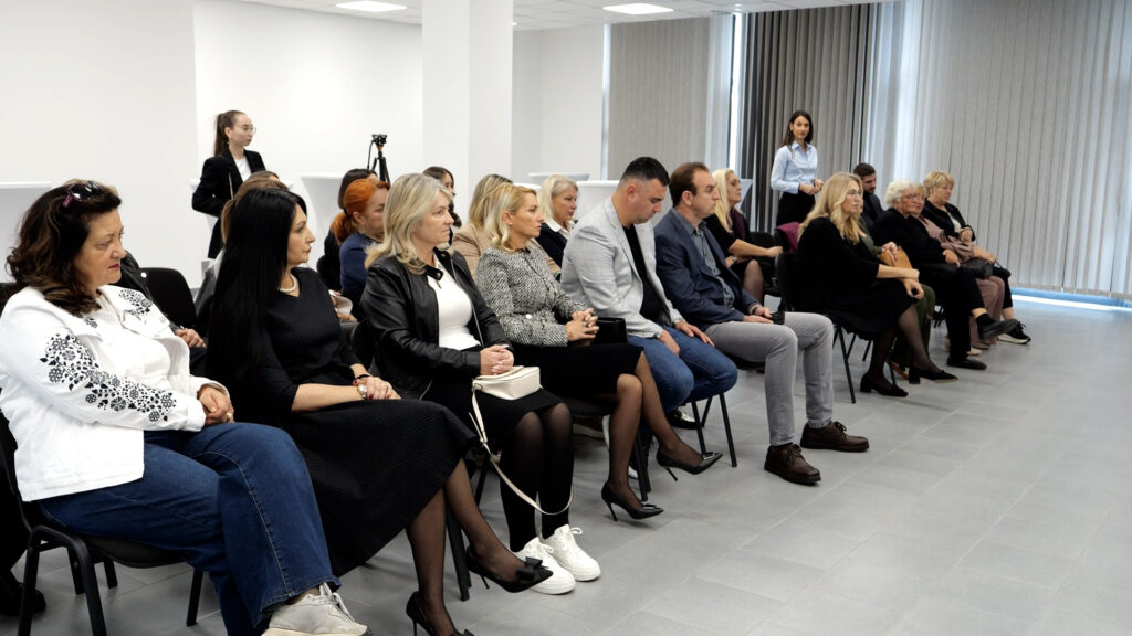 zene pokrecu srbiju macura (4)